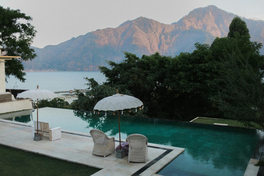 Virtuoso travel advisor | luxury travel planner |travel designer benefits